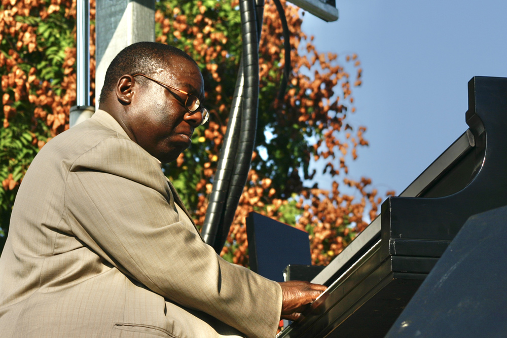 Pianist Cyrus Chestnut, Rosslyn Jazz Festival, Virginia